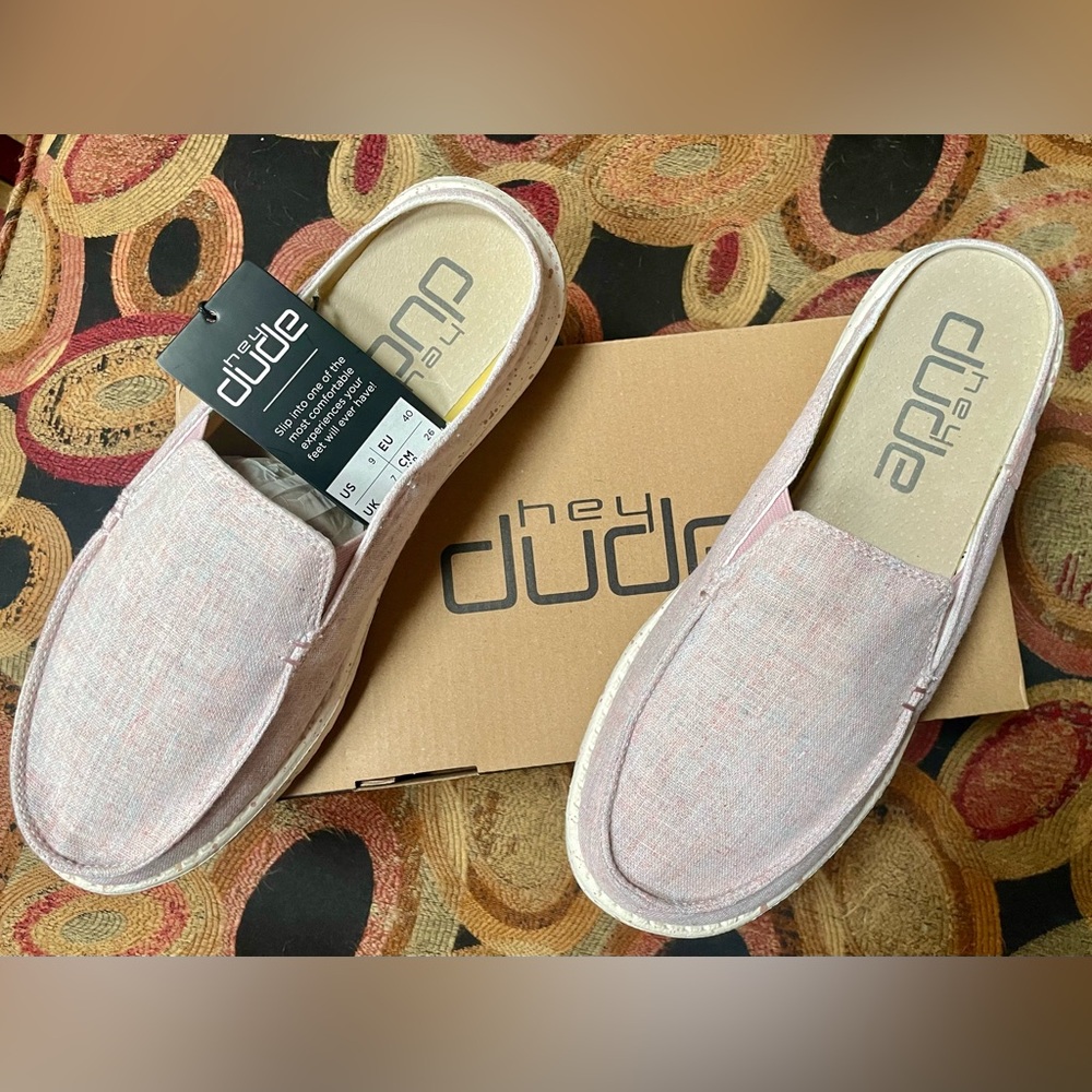 Hey Dude Lexi Rose Casual Slip-Ons size 9